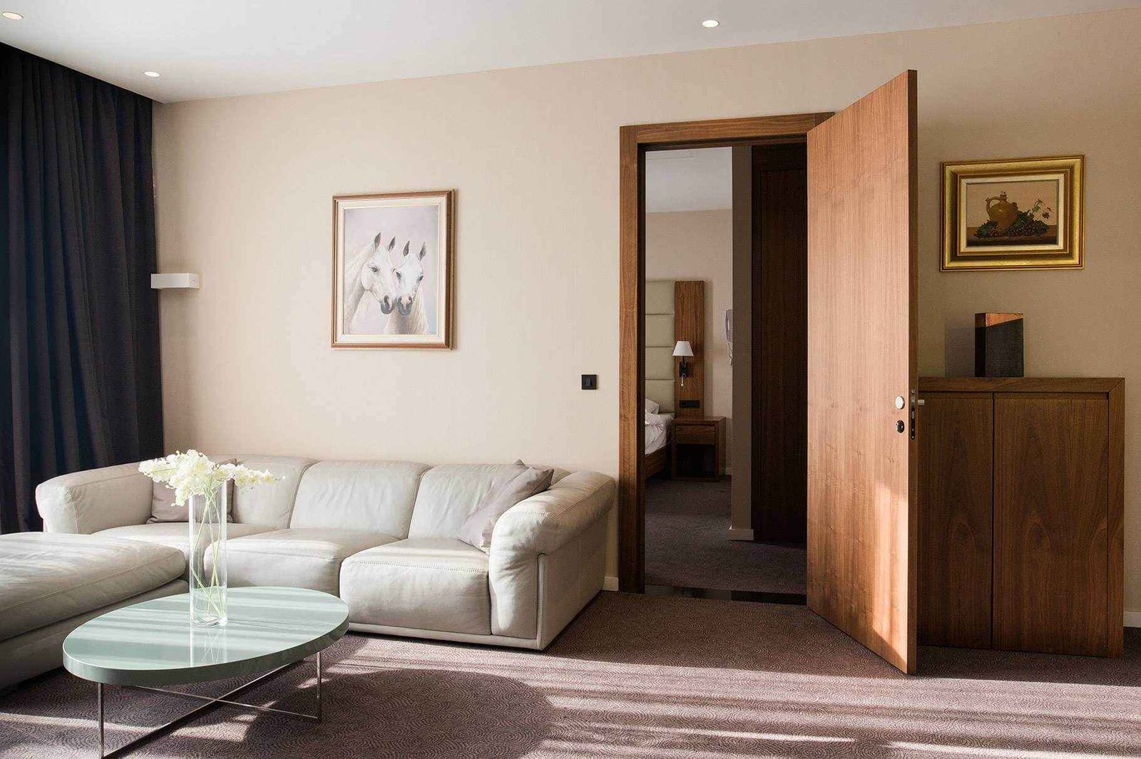 Silver-plus-apartment-1.jpeg